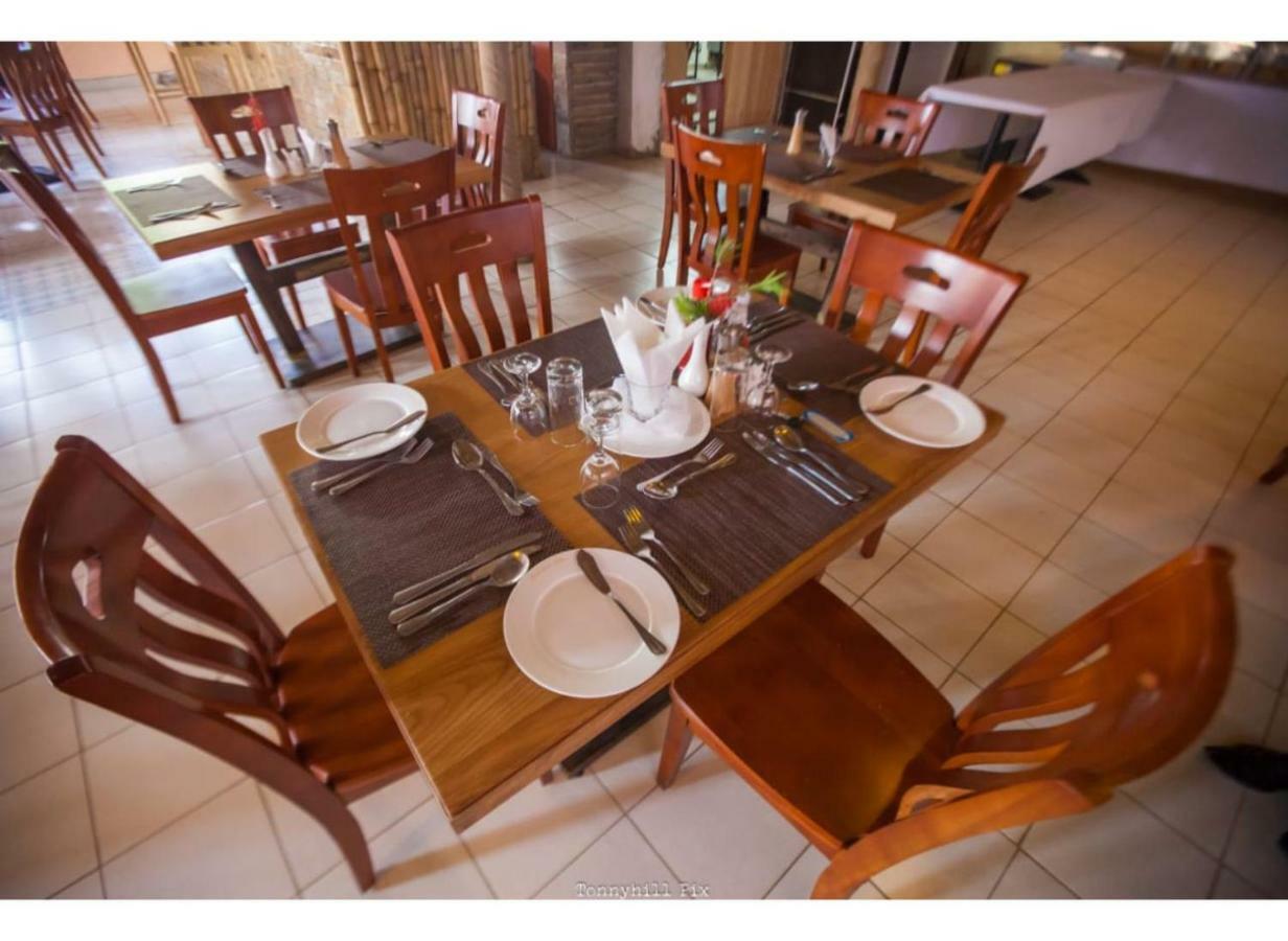 Parkview Safari Hotel And Apartments Kisumu Exterior photo