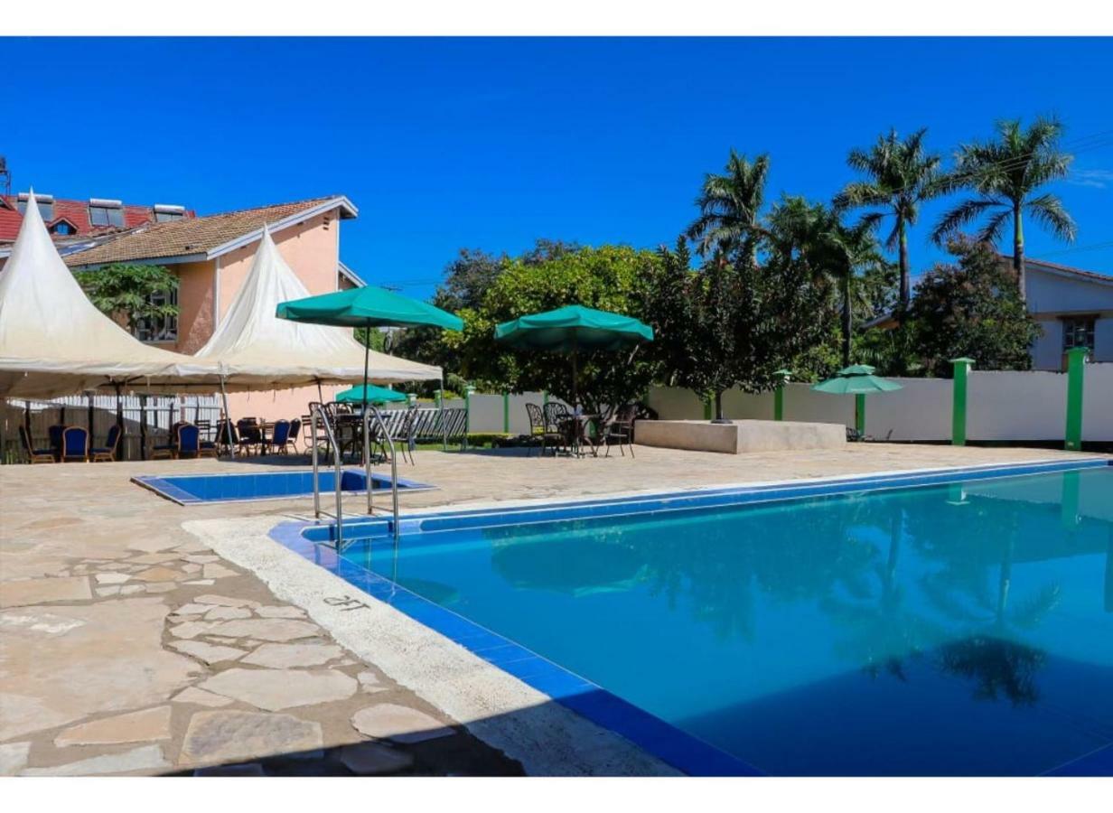 Parkview Safari Hotel And Apartments Kisumu Exterior photo